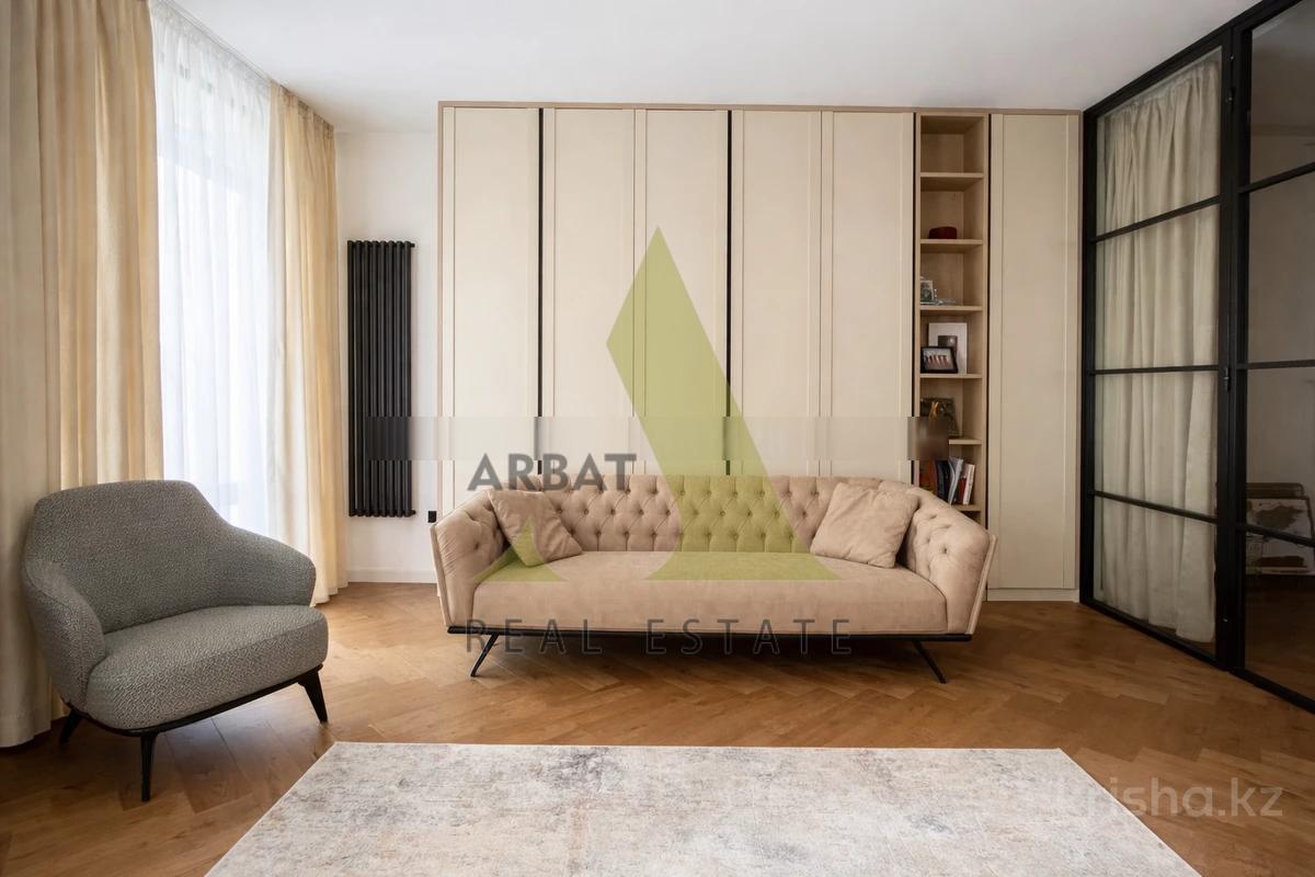 Фото Квартира, 5 комн, 240 м², 1/3 эт., 2019 г.п.