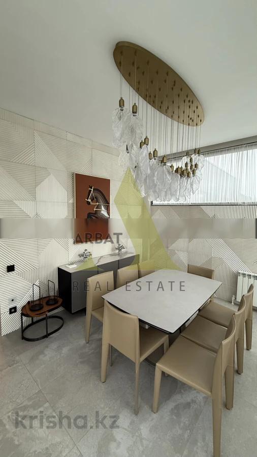 Фото Квартира, 3 комн, 170 м², 3/3 эт.