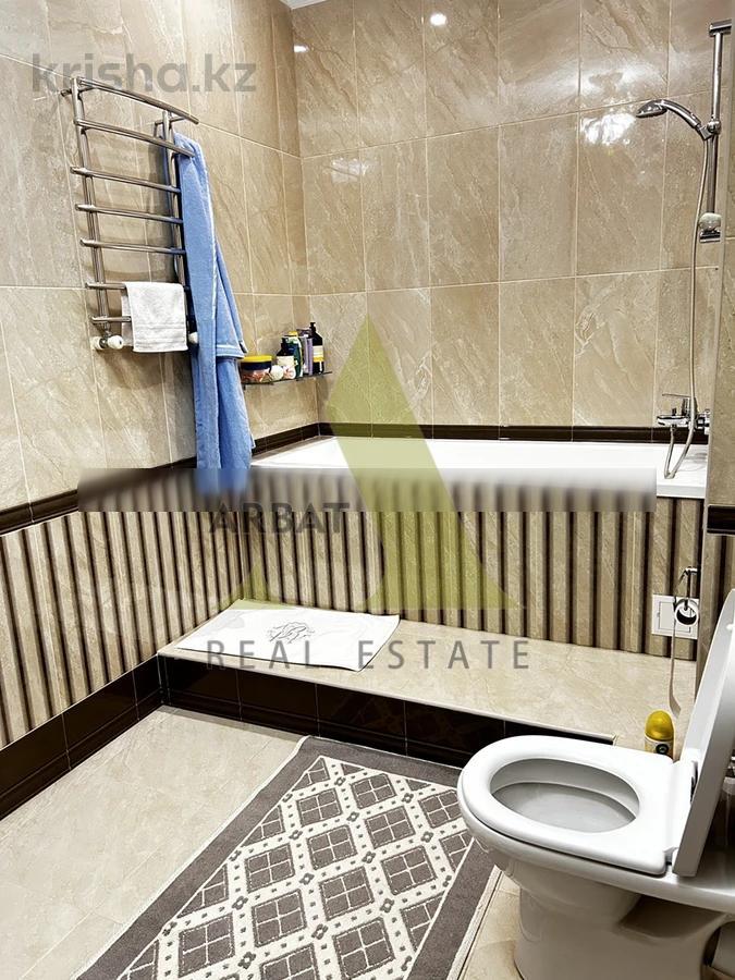 Фото Квартира, 5 комн, 450 м², 3/5 эт., 2011 г.п.