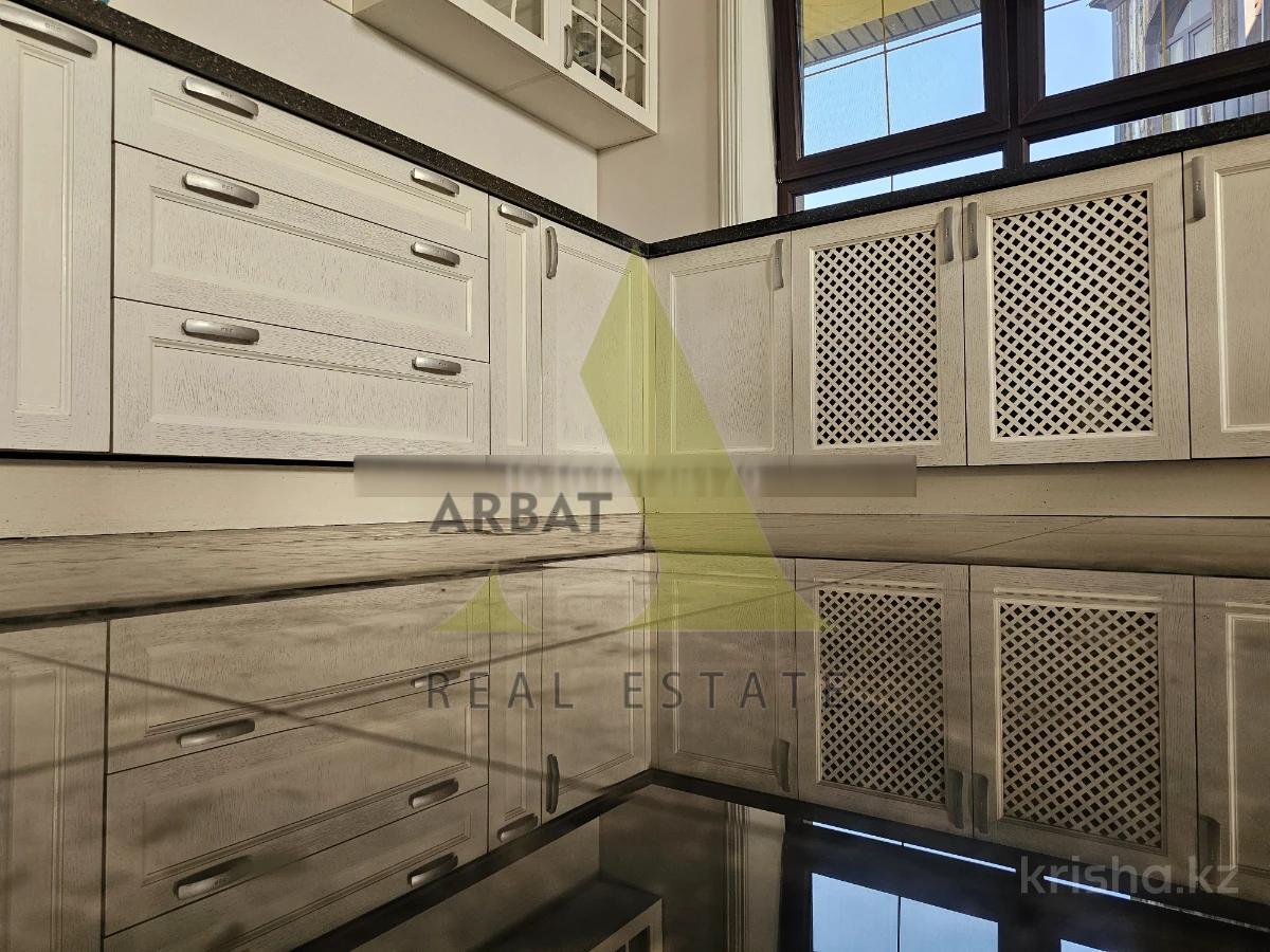 Фото Квартира, 5 комн, 364 м², 3/4 эт., 2011 г.п.