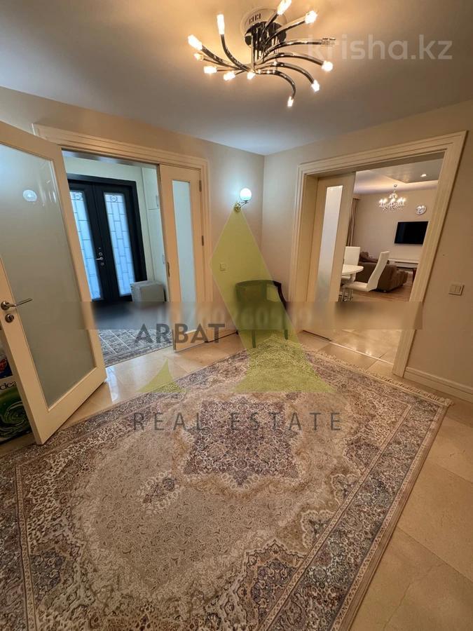 Фото Квартира, 5 комн, 220 м², 2 эт.