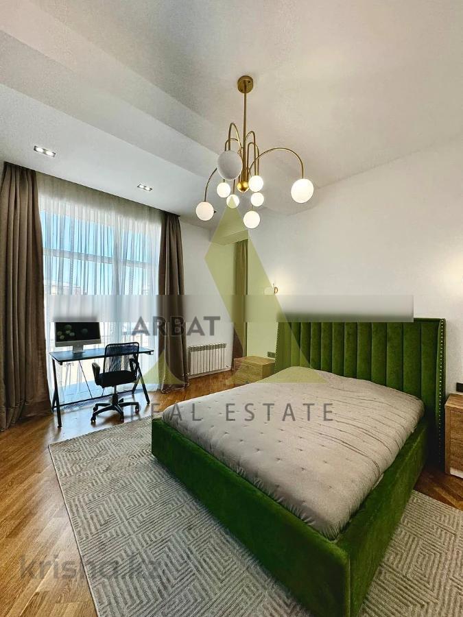 Фото Квартира, 4 комн, 210 м², 2/3 эт., 2020 г.п.
