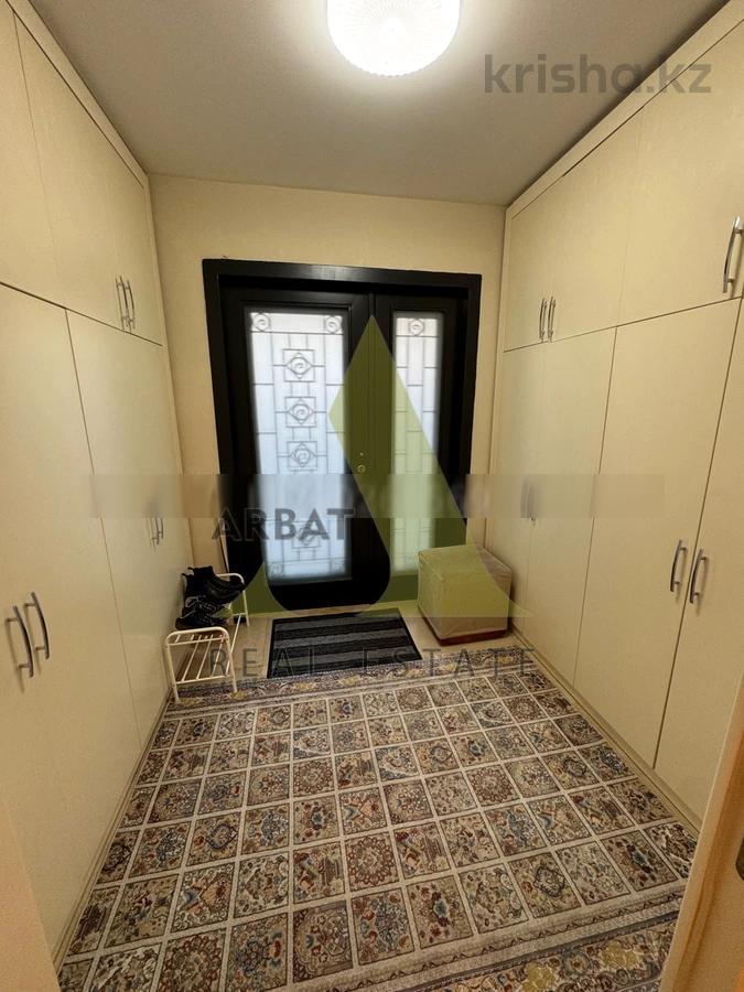 Фото Квартира, 5 комн, 220 м², 2 эт.