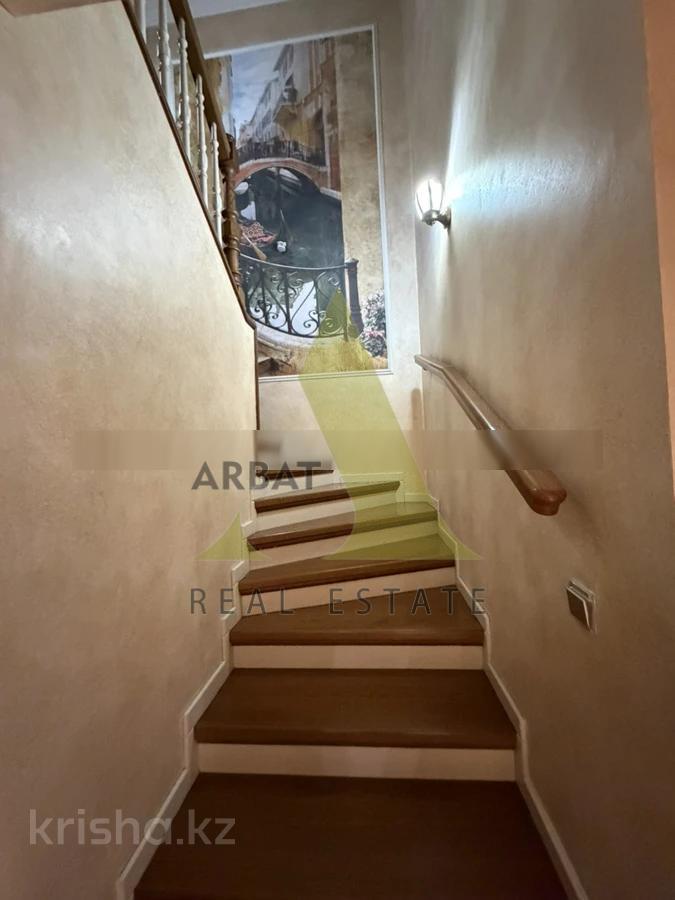 Фото Квартира, 5 комн, 220 м², 1/2 эт., 2006 г.п.
