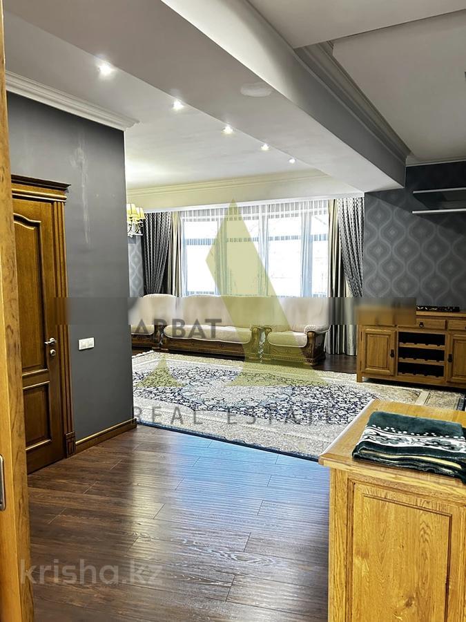 Фото Квартира, 7 комн, 450 м², 3/4 эт.