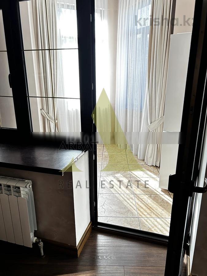Фото Квартира, 7 комн, 450 м², 3/4 эт.