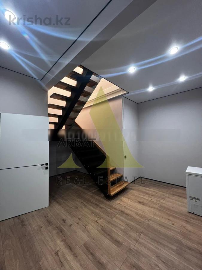 Фото Квартира, 5 комн, 227 м², 1/5 эт.
