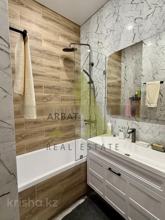 Фото Квартира, 4 комн, 156 м², 2/3 эт.