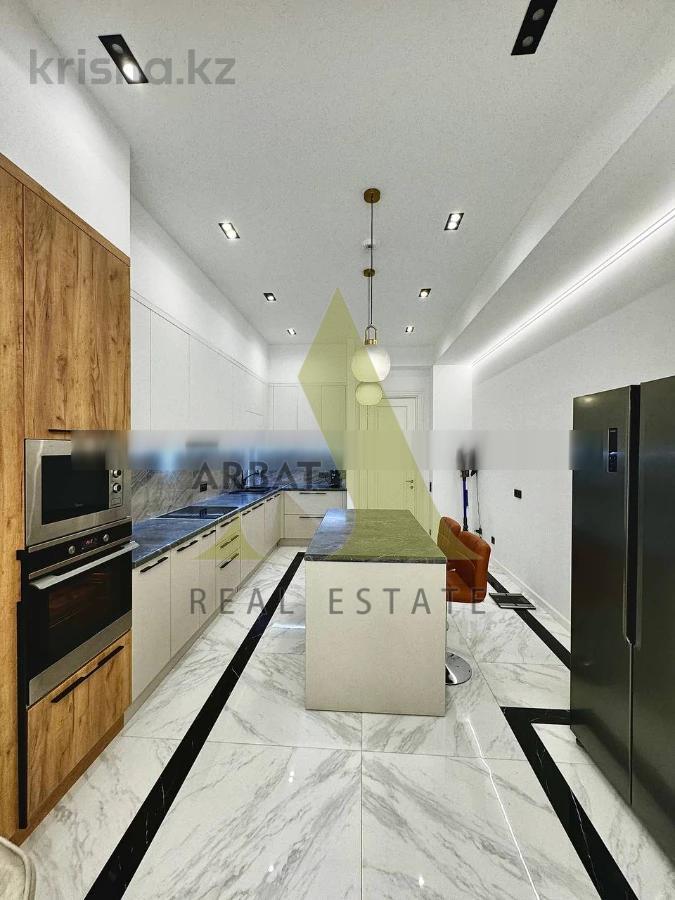 Фото Квартира, 4 комн, 210 м², 2/3 эт., 2020 г.п.