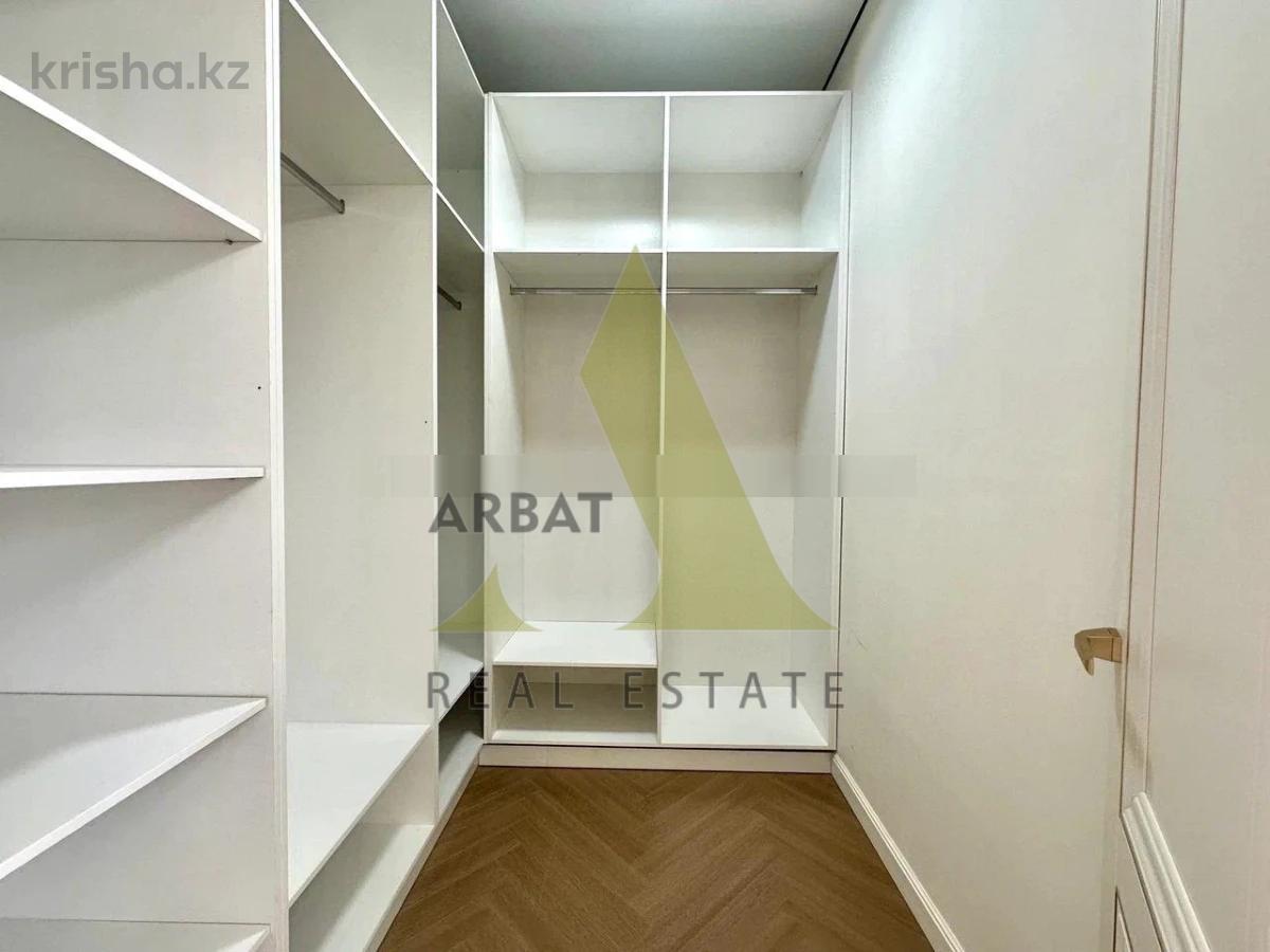 Фото Квартира, 4 комн, 200 м², 3/6 эт., 2013 г.п.