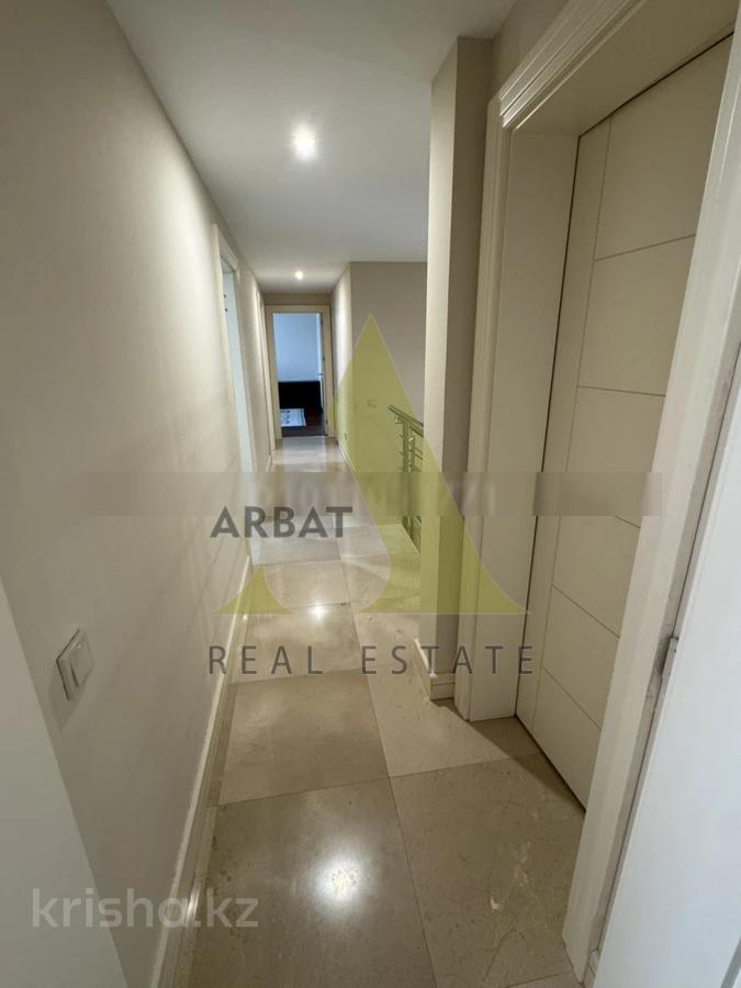 Фото Квартира, 5 комн, 220 м², 2 эт., 2007 г.п.