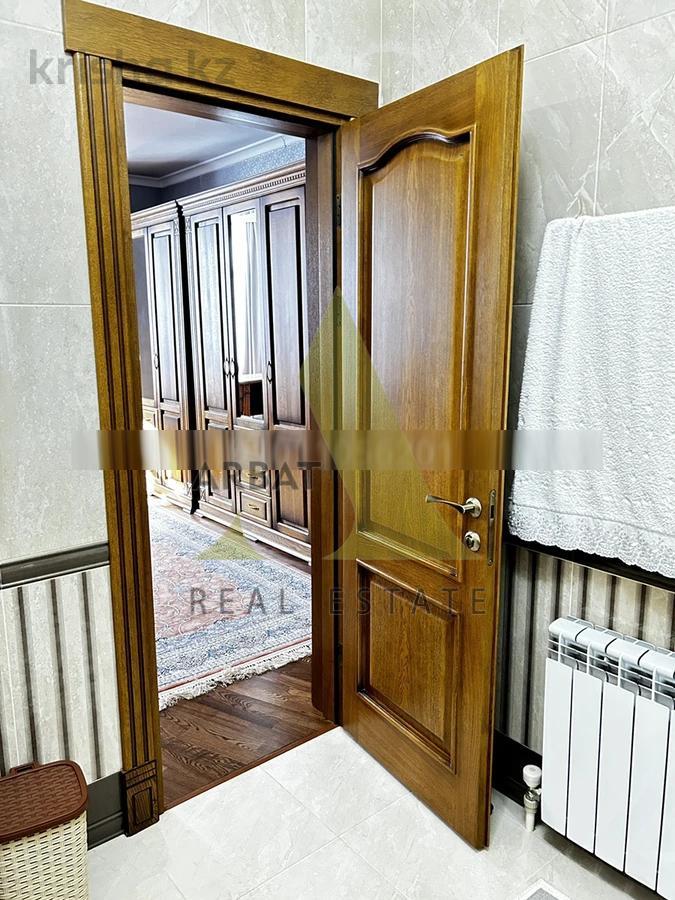 Фото Квартира, 7 комн, 450 м², 3/4 эт.