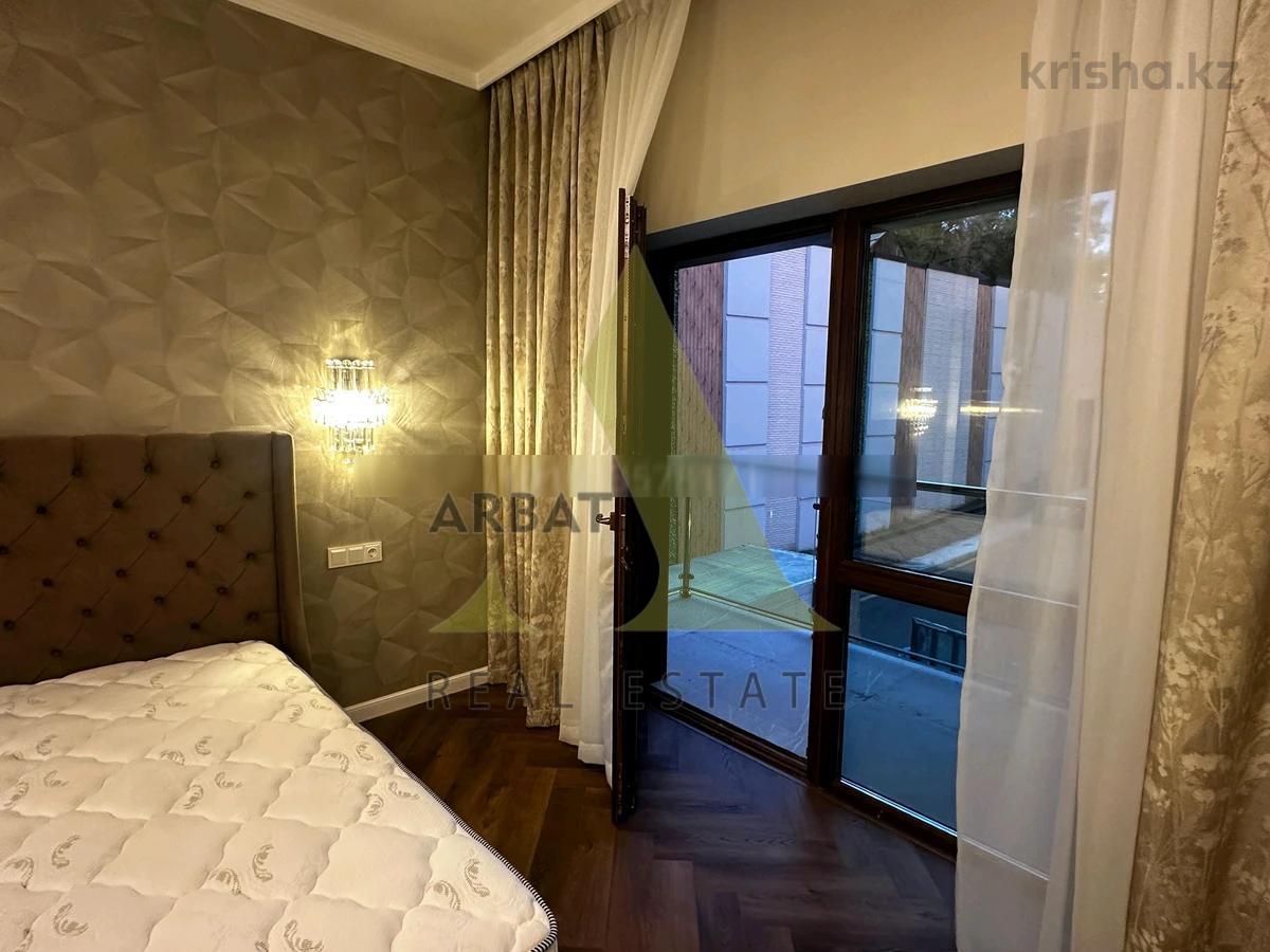 Фото Квартира, 3 комн, 111 м², 2/3 эт.
