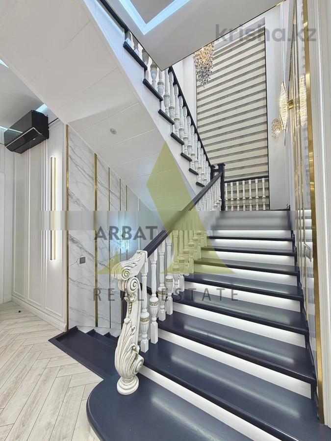 Фото Отдельный дом, 6 комн, 650м²