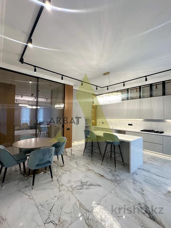 Фото Квартира, 4 комн, 238 м², 2/3 эт., 2018 г.п.