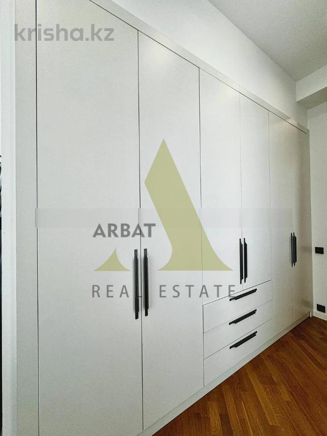 Фото Квартира, 4 комн, 210 м², 2/3 эт., 2020 г.п.