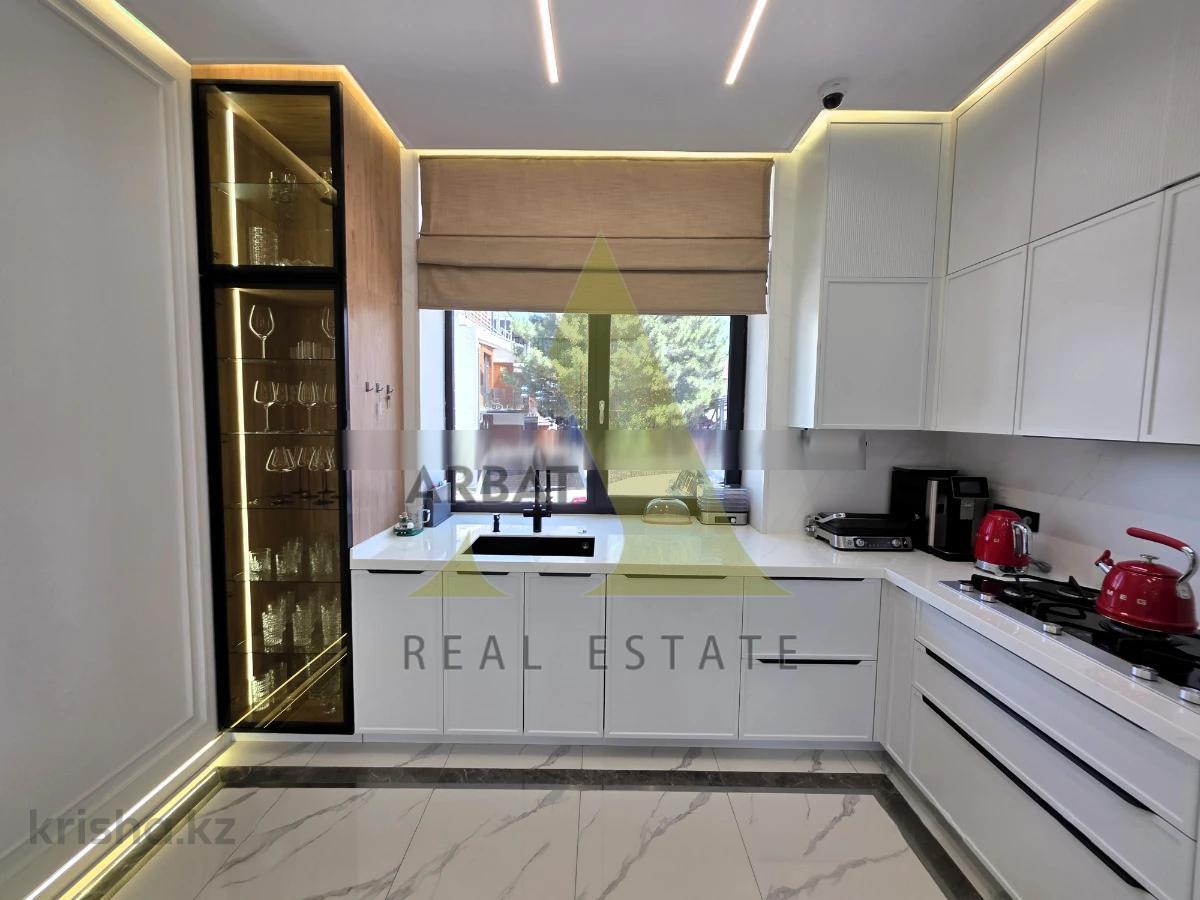 Фото Отдельный дом, 5 комн, 300м²