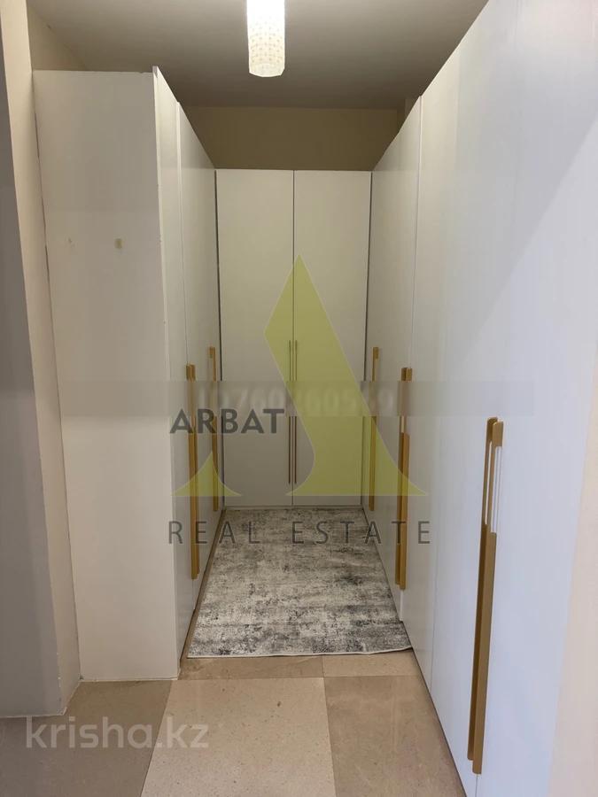 Фото Квартира, 5 комн, 220 м², 2 эт.