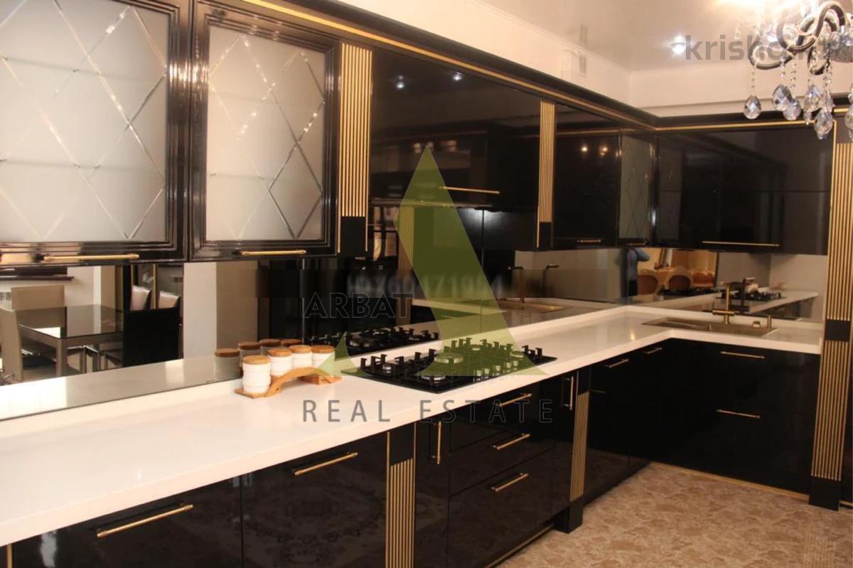 Фото Квартира, 11 комн, 420 м², 3/4 эт., 2011 г.п.