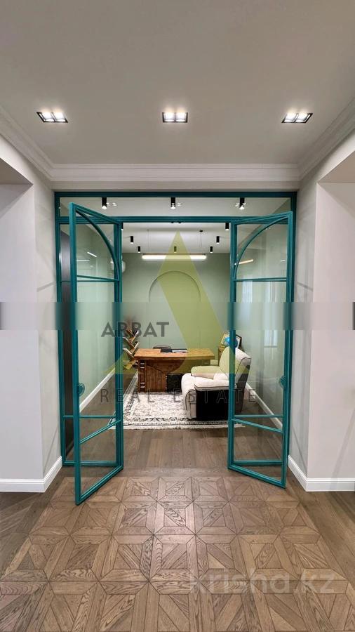 Фото Квартира, 7 комн, 315 м², 6/7 эт., 2016 г.п.