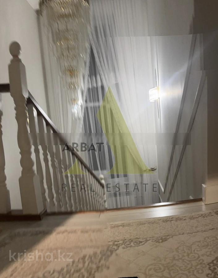 Фото Отдельный дом, 7 комн, 300м²