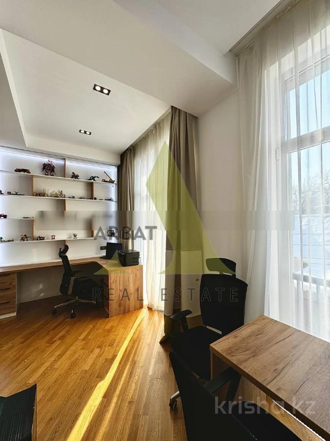 Фото Квартира, 4 комн, 210 м², 2/3 эт., 2020 г.п.