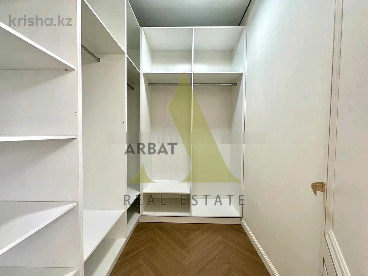 Фото Квартира, 4 комн, 200 м², 3/6 эт., 2013 г.п.