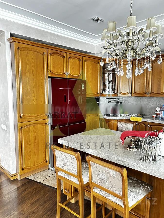 Фото Квартира, 5 комн, 450 м², 3/5 эт., 2011 г.п.