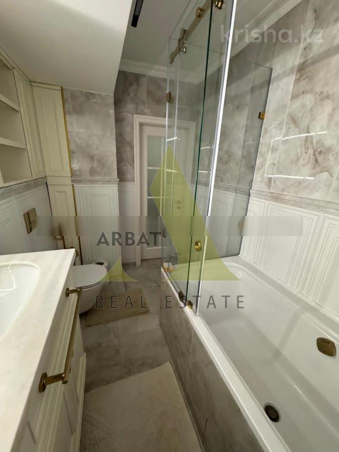 Фото Квартира, 3 комн, 138 м², 4/4 эт., 1978 г.п.