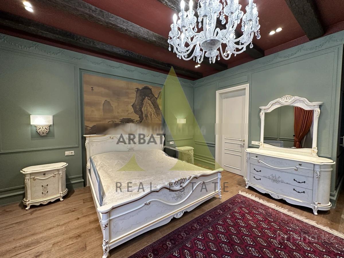 Фото Квартира, 5 комн, 230 м², 1/2 эт., 2010 г.п.