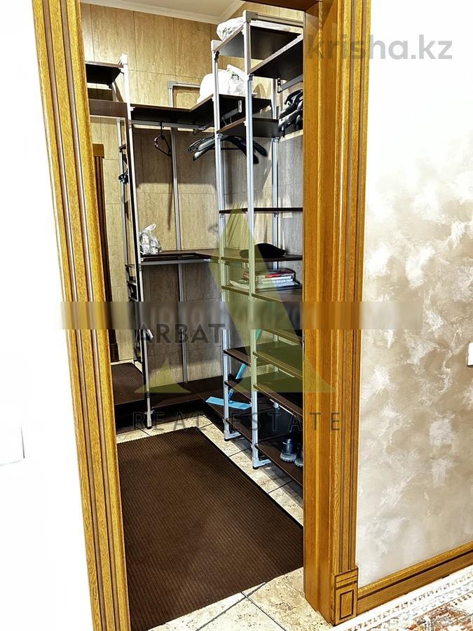 Фото Квартира, 7 комн, 450 м², 3/4 эт.