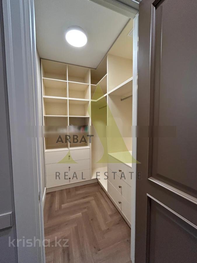 Фото Квартира, 4 комн, 150 м², 1/6 эт.