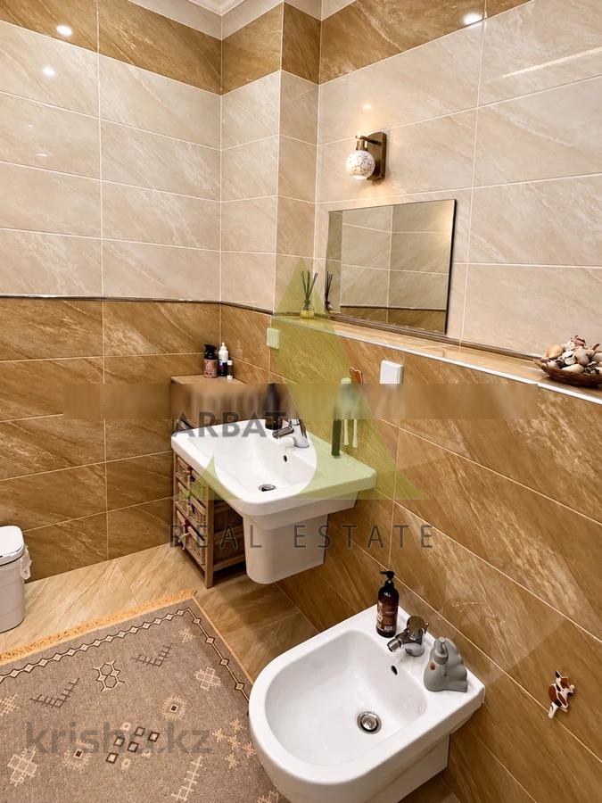 Фото Квартира, 4 комн, 200 м², 6/7 эт.