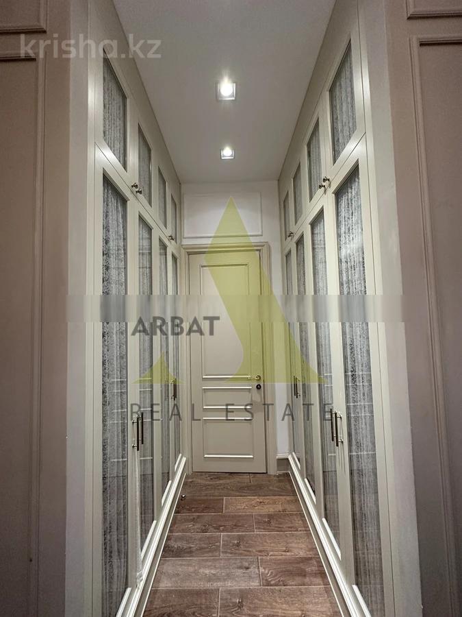 Фото Квартира, 5 комн, 230 м², 1/2 эт., 2010 г.п.