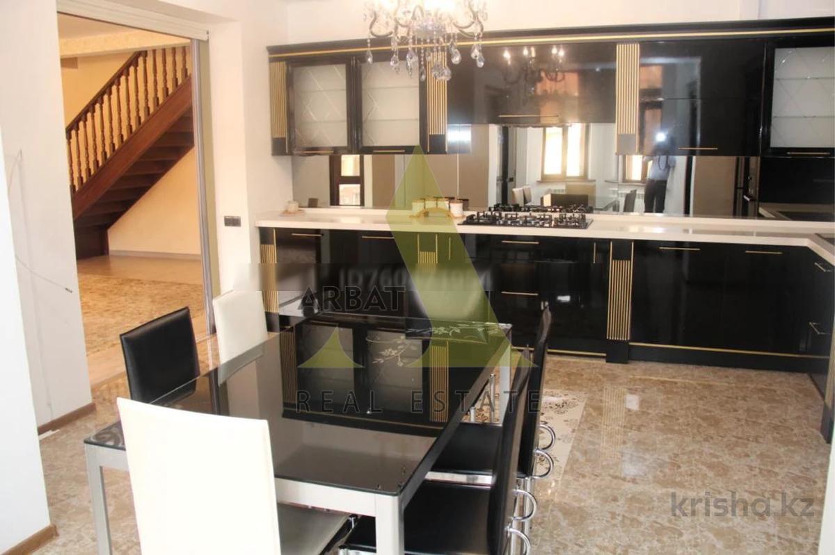 Фото Квартира, 11 комн, 420 м², 3/4 эт., 2011 г.п.