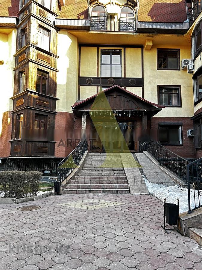 Фото Квартира, 7 комн, 450 м², 3/4 эт.