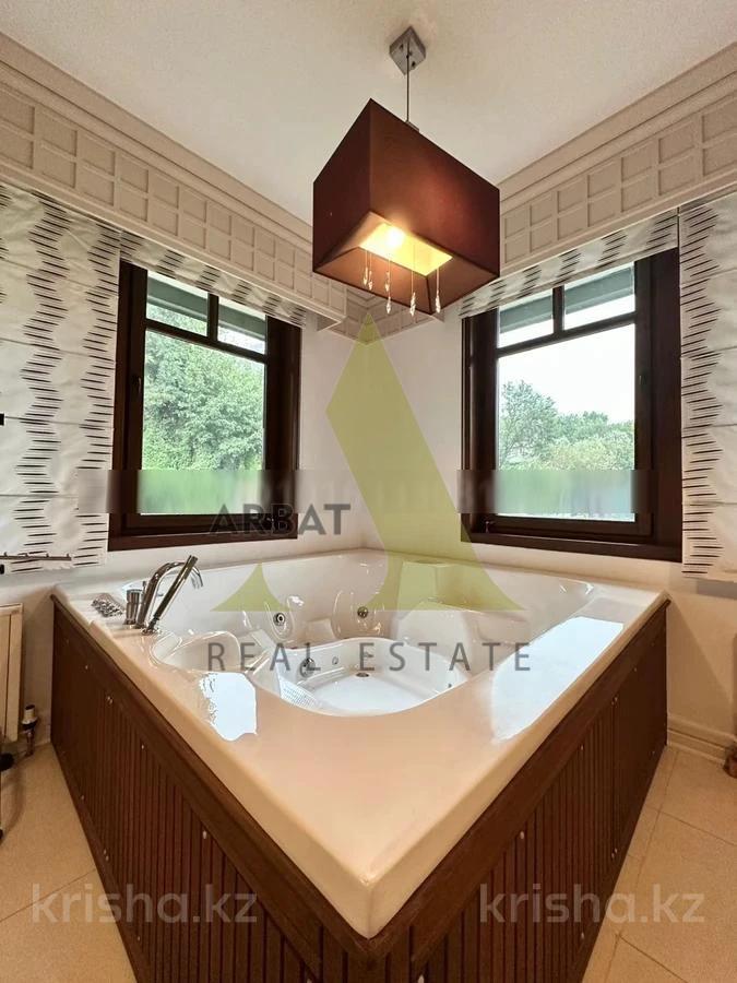 Фото Квартира, 5 комн, 450 м², 3/4 эт., 2009 г.п.