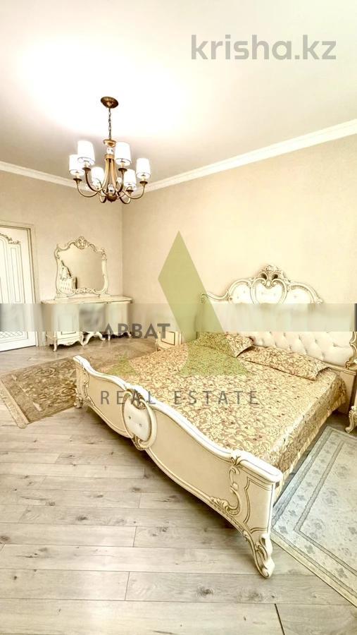 Фото Квартира, 3 комн, 110 м², 8/12 эт.