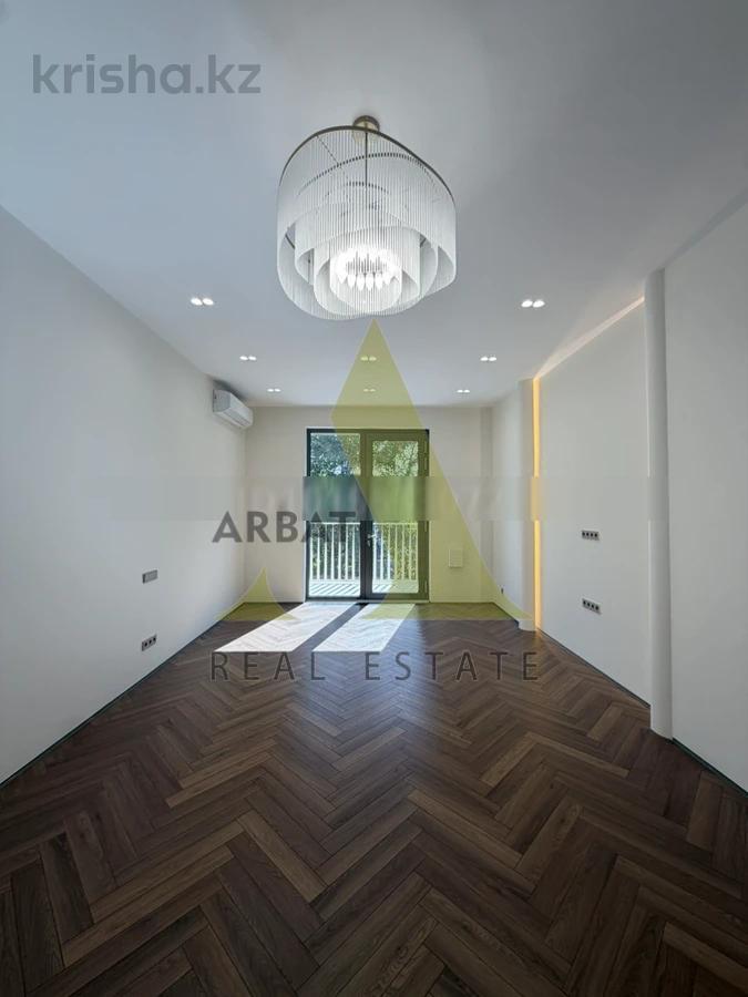 Фото Квартира, 3 комн, 100 м², 2/3 эт.