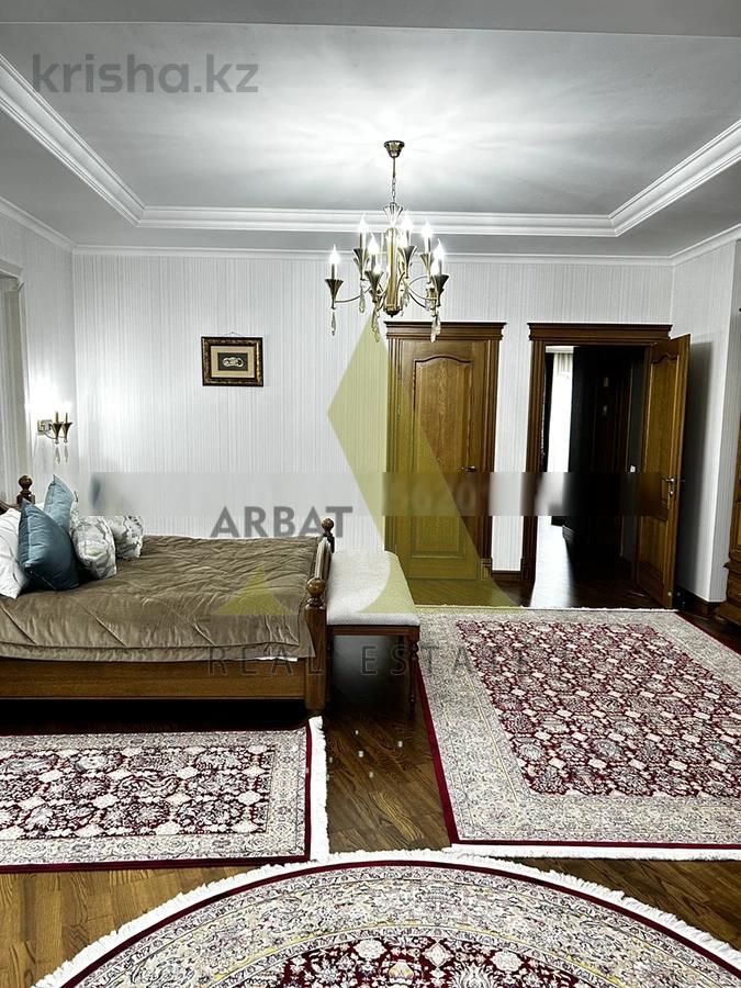 Фото Квартира, 7 комн, 450 м², 3/4 эт.