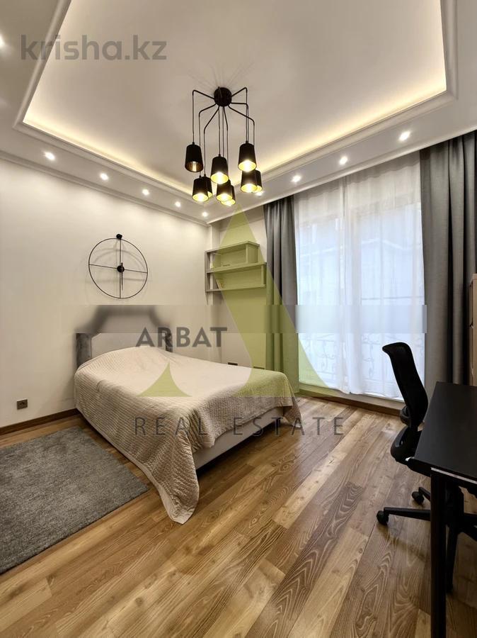 Фото Квартира, 4 комн, 158 м², 4/6 эт., 2007 г.п.
