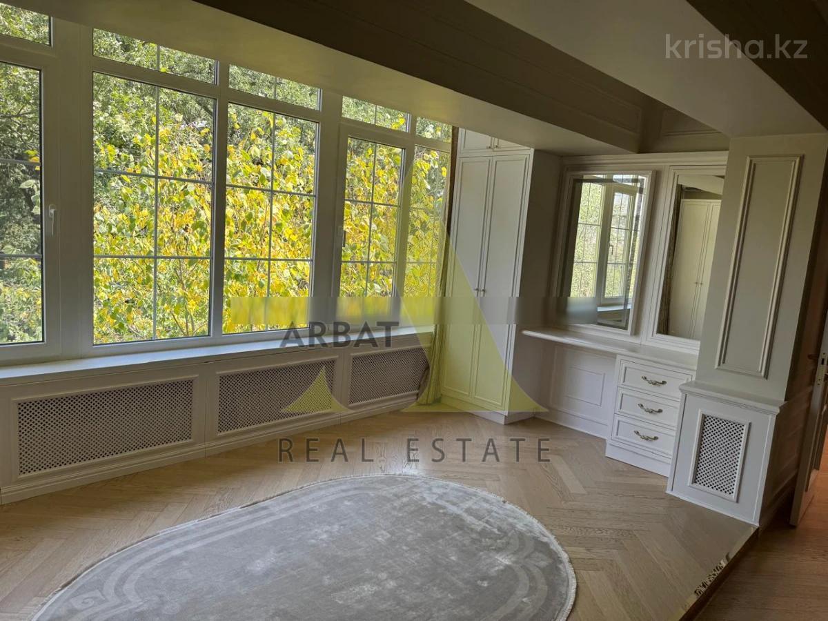 Фото Квартира, 3 комн, 138 м², 4/4 эт., 1978 г.п.