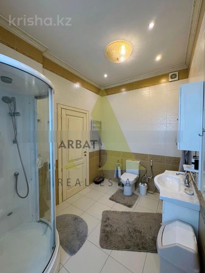 Фото Квартира, 4 комн, 230 м², 3/3 эт., 2009 г.п.