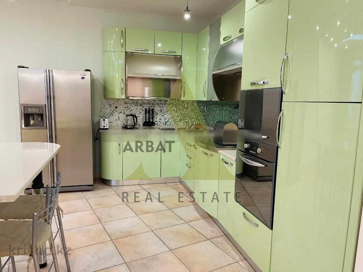Фото Квартира, 4 комн, 204 м², 5/9 эт.