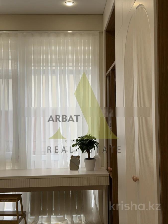 Фото Квартира, 5 комн, 210 м², 2/6 эт., 2013 г.п.