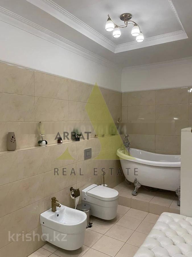 Фото Квартира, 8 комн, 433 м², 3/4 эт., 2011 г.п.