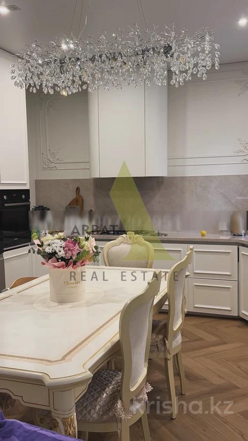 Фото Квартира, 4 комн, 170 м², 1/2 эт.
