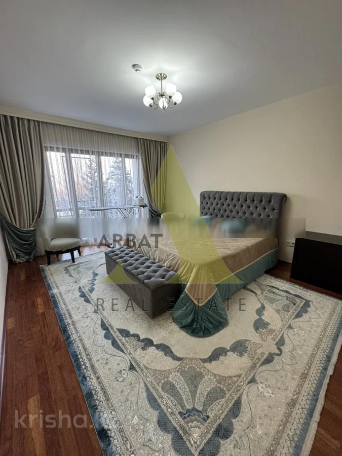 Фото Квартира, 5 комн, 220 м², 2 эт., 2007 г.п.