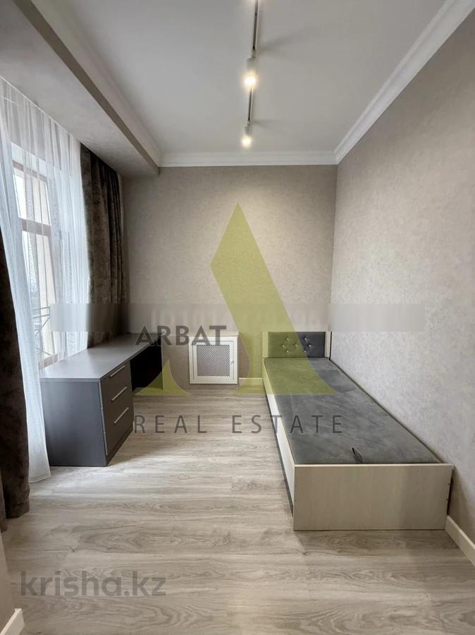 Фото Квартира, 4 комн, 146 м², 3/3 эт.