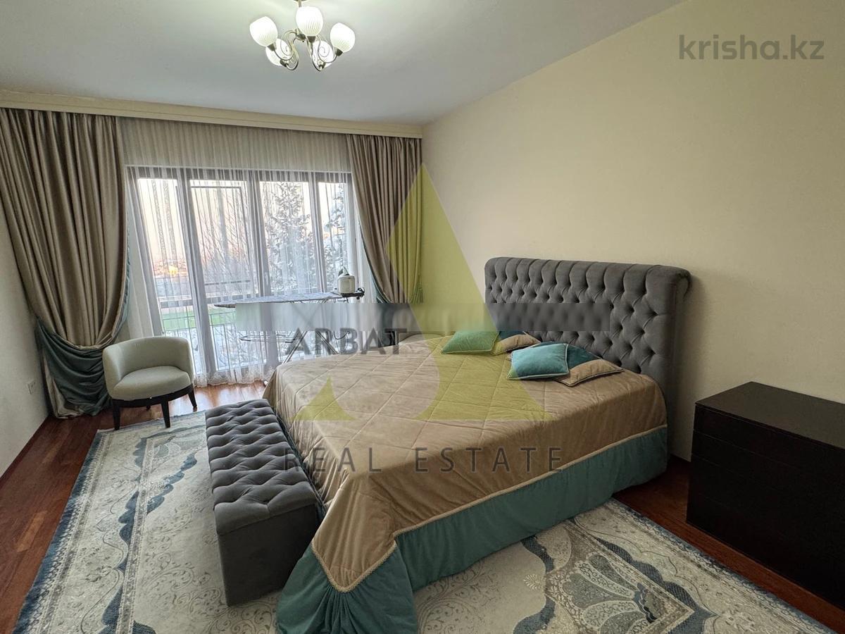 Фото Квартира, 5 комн, 220 м², 2 эт.